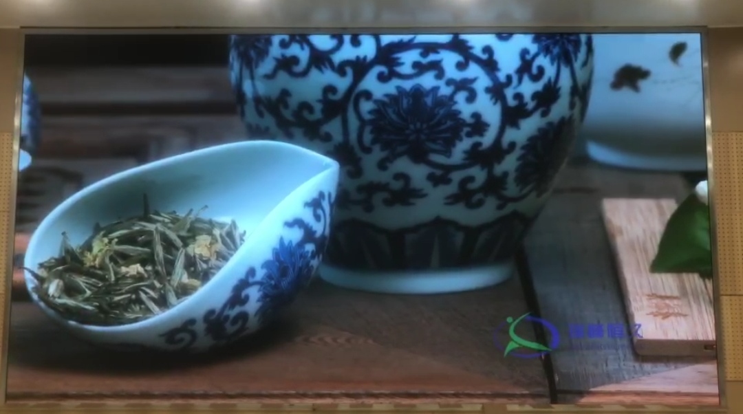 襄陽(yáng)武漢理工大馬房山校區(qū)室內(nèi)全彩P1.8安裝完畢    尺寸：5.12*2.72    像素點(diǎn)：2752*1462